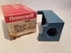 HONEYWELL MICRO SWITCH MPB10 9732 BLUE PHOTOELECTRIC RECEPTACLE BASE NEW