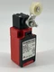 NEW BERNSTEIN 608.6185.034 I88-SU1Z AH LIMIT SWITCH w/ ARM ROLLER