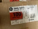 General Electric Ge TH4323R Fusible Disconnect Switch 3p 100a New In Box