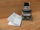 Allen Bradley 800T-J5KE7 Selector Switch 800TJ5KE7 W/800T-XA (2)