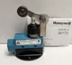 NEW NO BOX! MICRO-SWITCH 15A 480V TOP ROLLER LEVER LIMIT SWITCH BZV6-2RN2